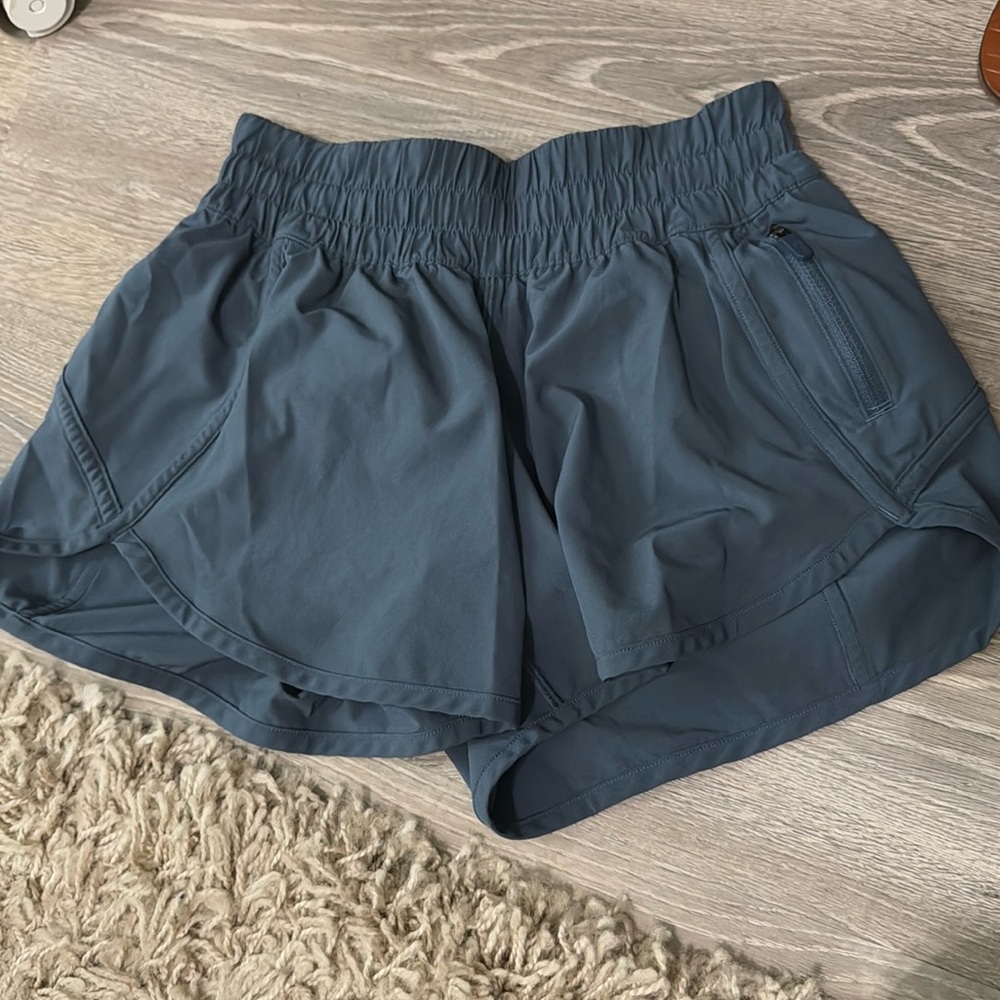 Lululemon track that shorts size 4